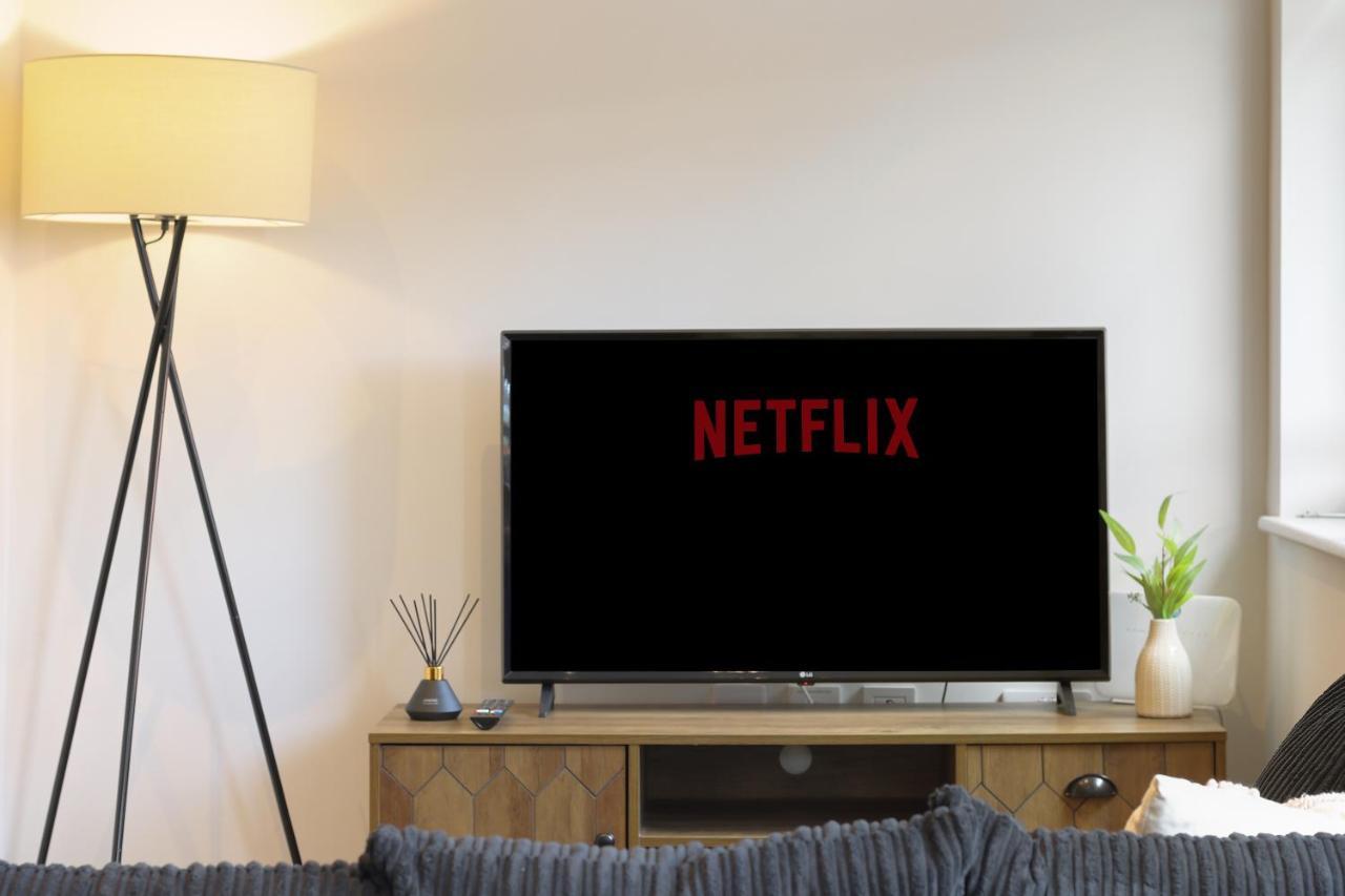 Modern 2-Bed Apartment, Free Parking, City Centre, Netflix & Pet Friendly - Hosted By Stay Host Save شيفيلد المظهر الخارجي الصورة