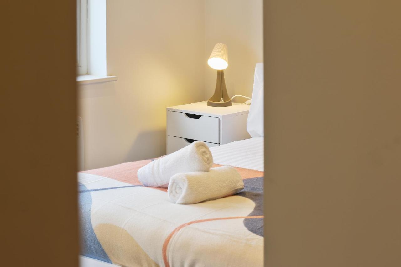 Modern 2-Bed Apartment, Free Parking, City Centre, Netflix & Pet Friendly - Hosted By Stay Host Save شيفيلد المظهر الخارجي الصورة