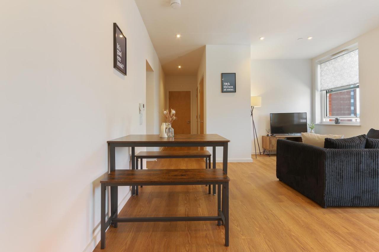 Modern 2-Bed Apartment, Free Parking, City Centre, Netflix & Pet Friendly - Hosted By Stay Host Save شيفيلد المظهر الخارجي الصورة