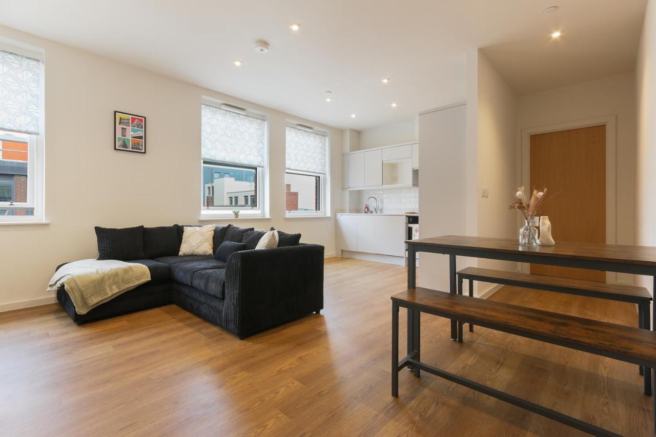 Modern 2-Bed Apartment, Free Parking, City Centre, Netflix & Pet Friendly - Hosted By Stay Host Save شيفيلد المظهر الخارجي الصورة