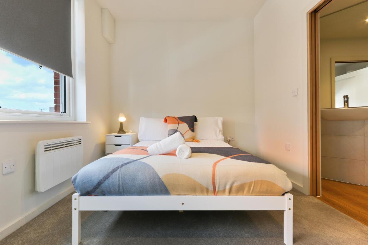Modern 2-Bed Apartment, Free Parking, City Centre, Netflix & Pet Friendly - Hosted By Stay Host Save شيفيلد المظهر الخارجي الصورة
